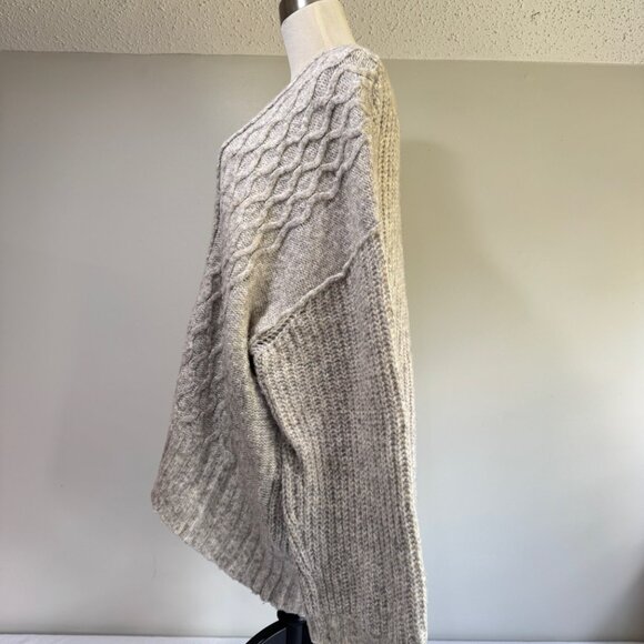 FREE PEOPLE Molly Heather Gray Oversized Cable Knit Grandpa Cardigan NWOT - Picture 3 of 10